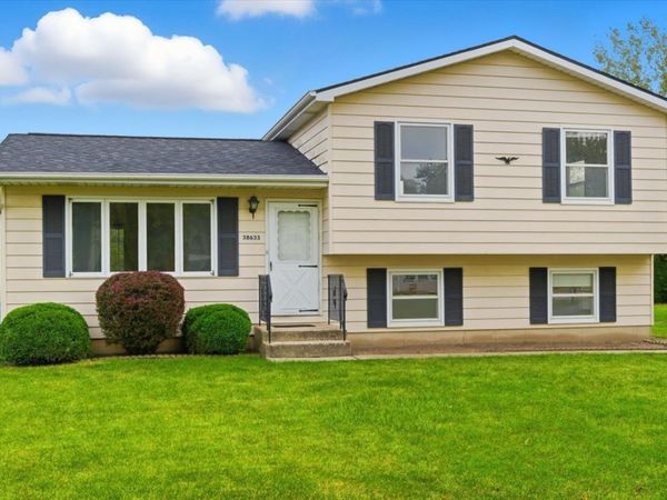 38633 N Cedar Avenue , Beach Park, IL 60099