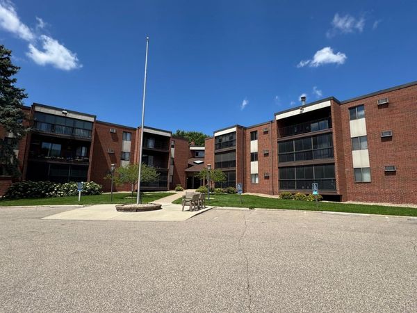 1800 Riverwood Drive, Unit 323, Burnsville, MN 55337