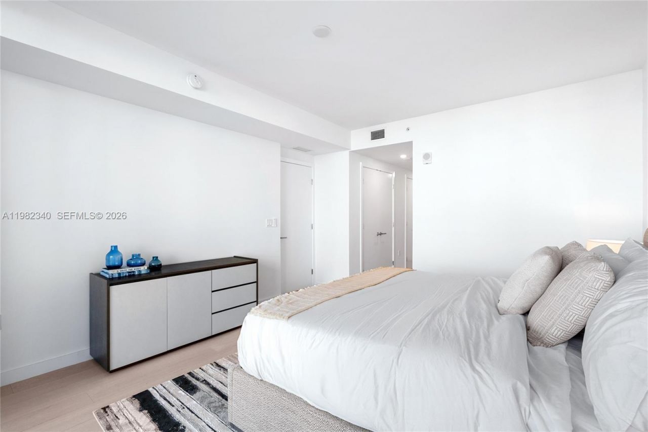 9201 E Bay Harbor Dr, Unit 604, Bay Harbor Islands, FL 33154 Photo