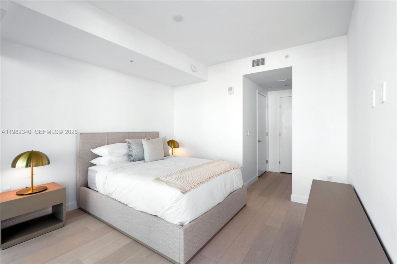 9201 E Bay Harbor Dr, Unit 604, Bay Harbor Islands, FL 33154 Photo