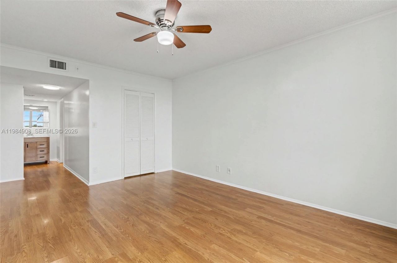 3970 Oaks Clubhouse Dr , Unit 407, Pompano Beach, FL 33069 Photo