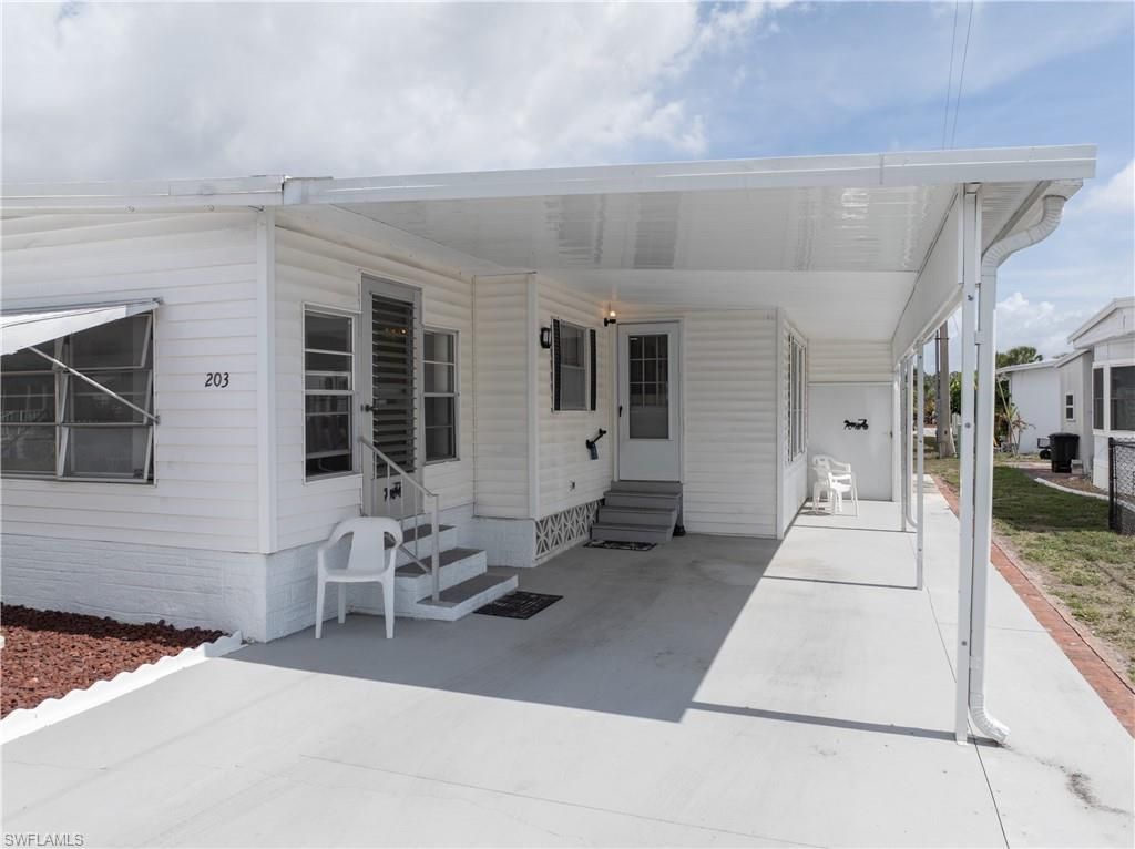203 Harvest Ln, North Fort Myers, FL 33917 Photo