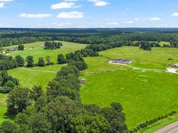 10864 W State Highway 64 , Overton, TX 75684