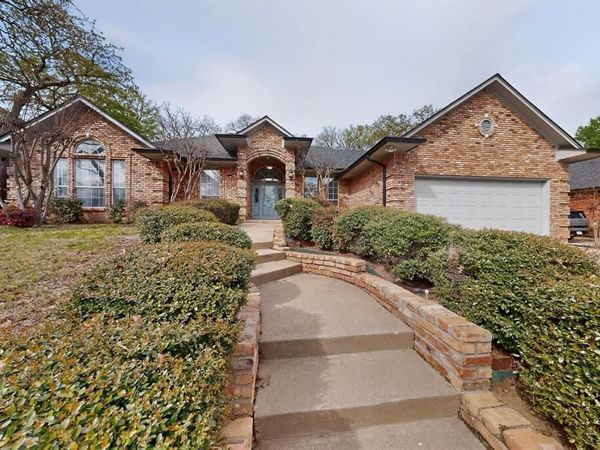 1405 Briar Drive, Bedford, TX 76022