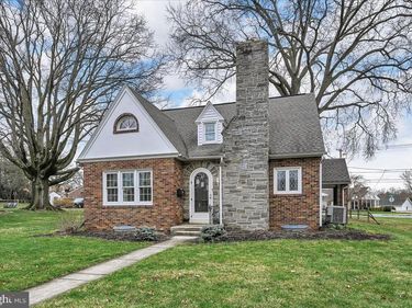 105 MARTIN AVENUE, EPHRATA, PA 17522