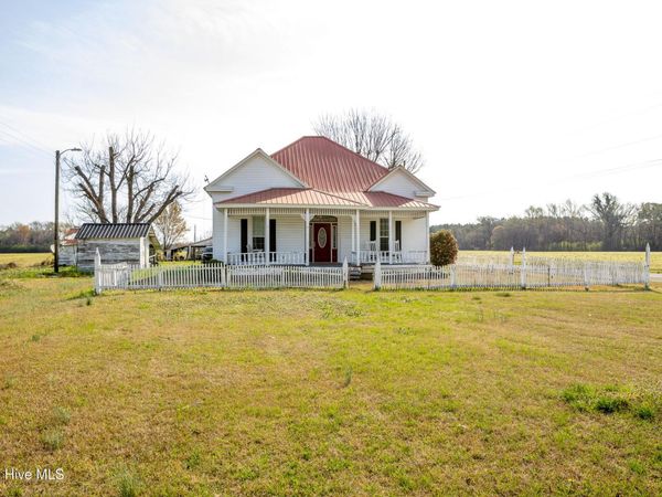 47 Enoch Road , Clinton, NC 28328