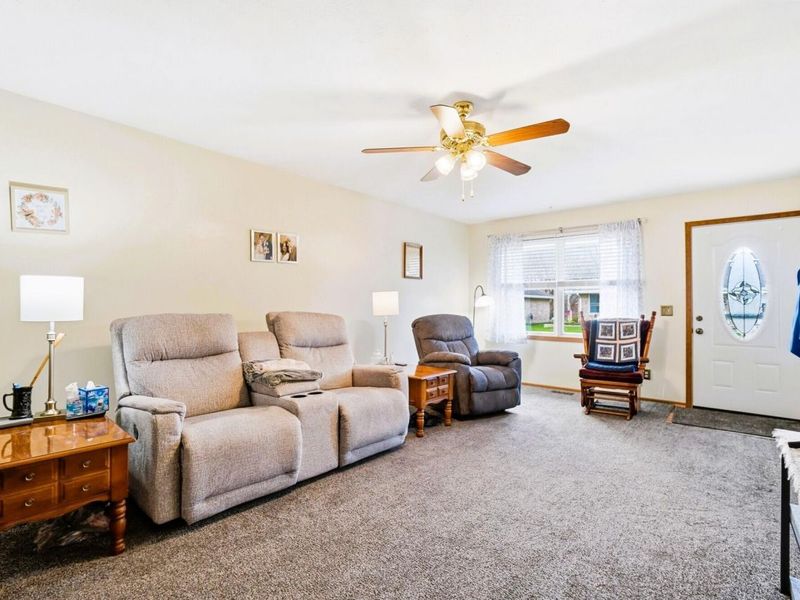 4890 W Brannan Drive, Springfield, OH 45502 Photo 2