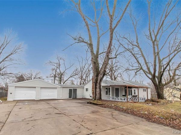 23106 Springbrook Drive, Farmington Hills, MI 48336