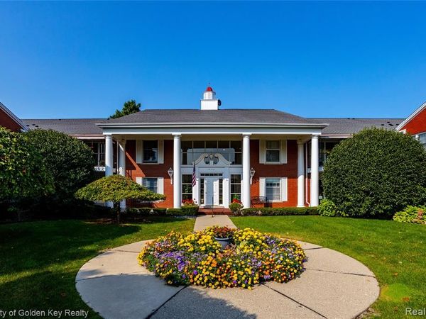 19710 W 13 MILE Road, Beverly Hills Vlg, MI 48025