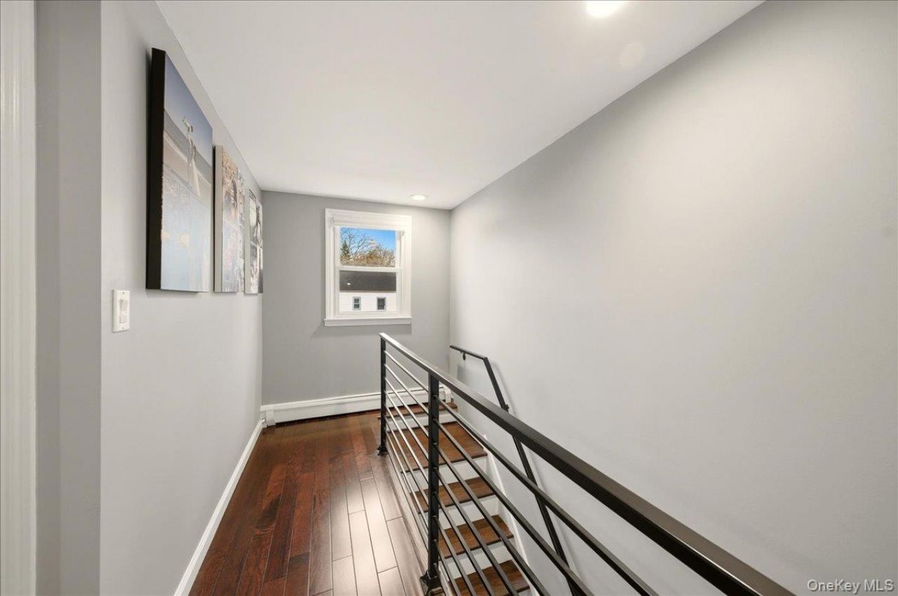 20 Van Buren Place, White Plains, NY 10603 Main Photo