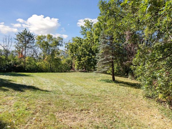 1955 Glenhill Road, Mendota Heights, MN 55118