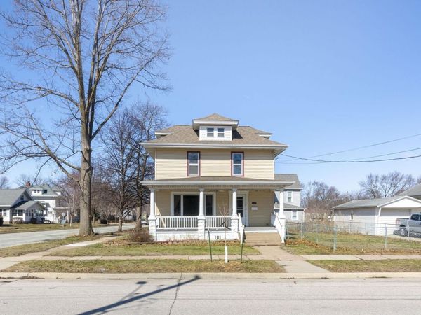 623 W 6th Street, Cedar Falls, IA 50613