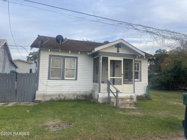 303 S Washington Street, Broussard, LA 70518