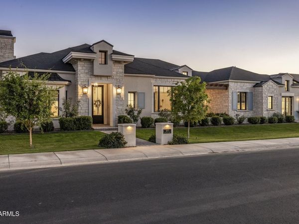 2677 E MAPLEWOOD Street, Gilbert, AZ 85297