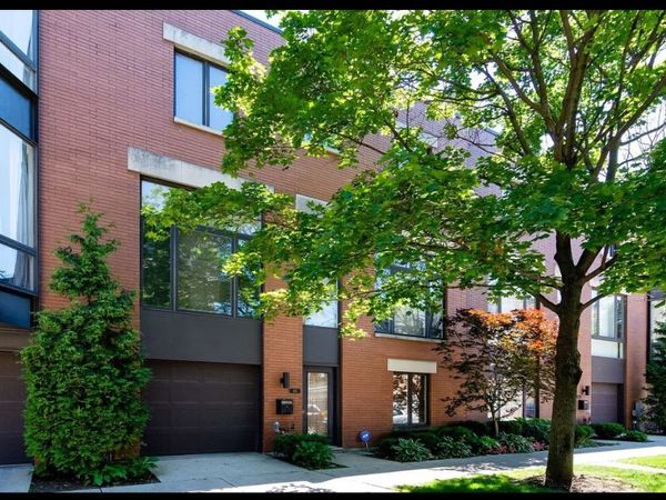 441 W Blackhawk Street , Chicago, IL 60610