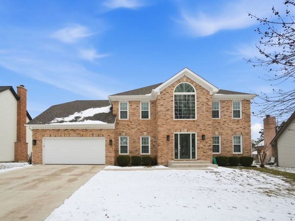 3212 Bennett Drive, Naperville, IL 60564