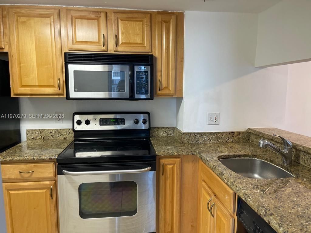 770 NE Claughton Island Dr , Unit 1013, Miami, FL 33131 Photo