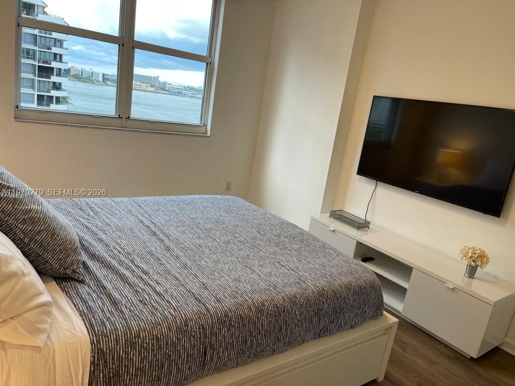 770 NE Claughton Island Dr , Unit 1013, Miami, FL 33131 Photo