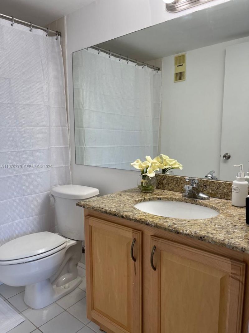 770 NE Claughton Island Dr , Unit 1013, Miami, FL 33131 Photo