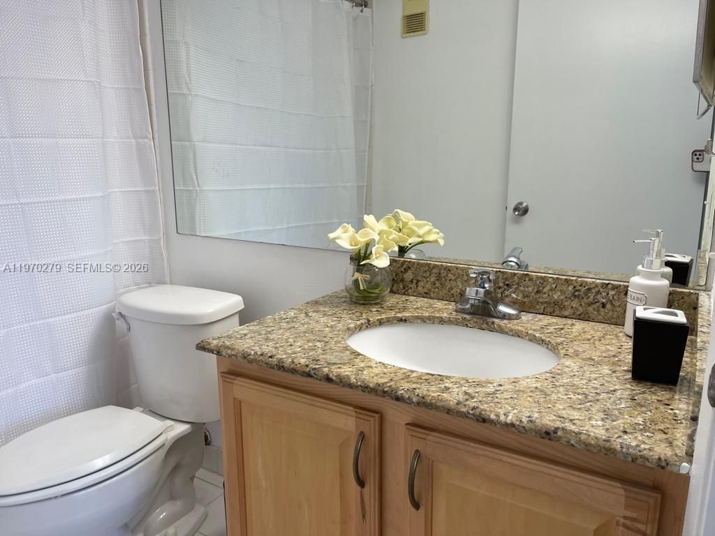 770 NE Claughton Island Dr , Unit 1013, Miami, FL 33131 Photo