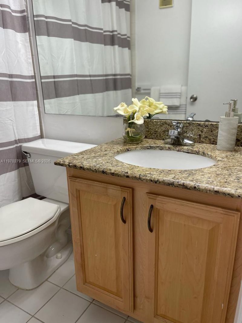 770 NE Claughton Island Dr , Unit 1013, Miami, FL 33131 Photo