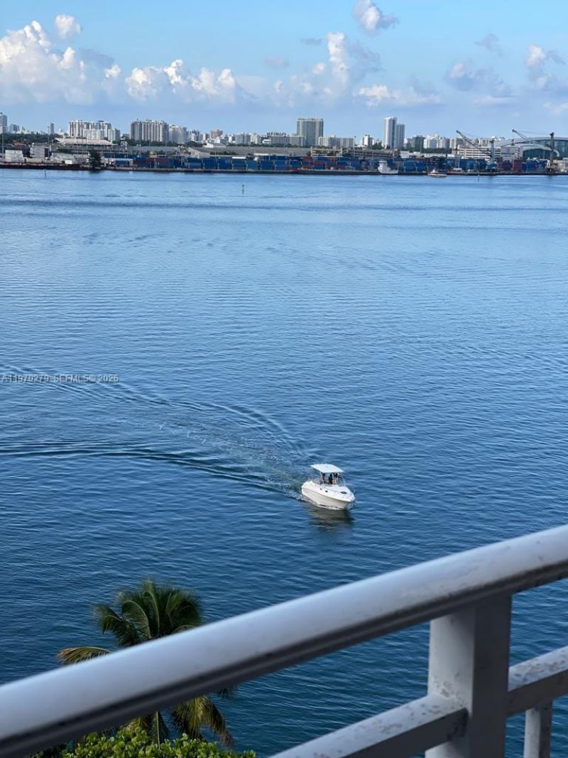 770 NE Claughton Island Dr , Unit 1013, Miami, FL 33131 Photo