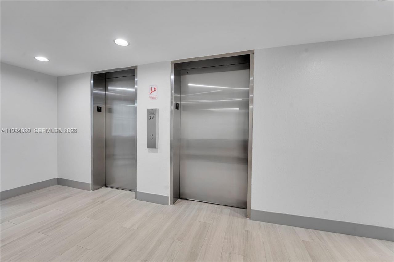 919 Hillcrest Dr , Unit 210, Hollywood, FL 33021 Photo