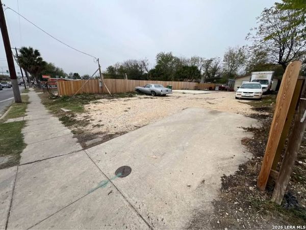 3419 commerce, San Antonio, TX 78207