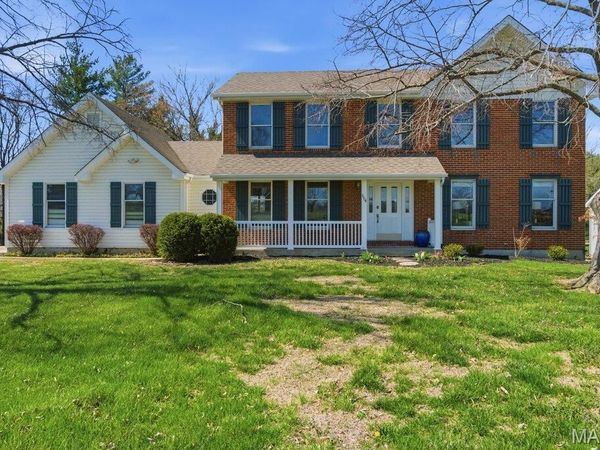 1104 S Charlemagne Drive, Lake St Louis, MO 63367