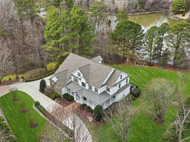 300 Lake Manor Road, Chapel Hill, NC 27516