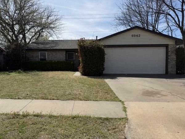 6942 SW Forest Ave, Lawton, OK 73505