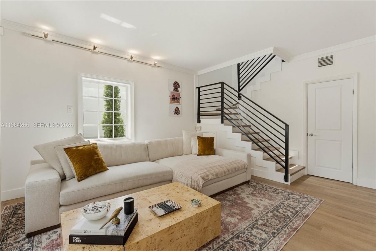 261 Navarre Ave, Unit B-1, Coral Gables, FL 33134 Photo