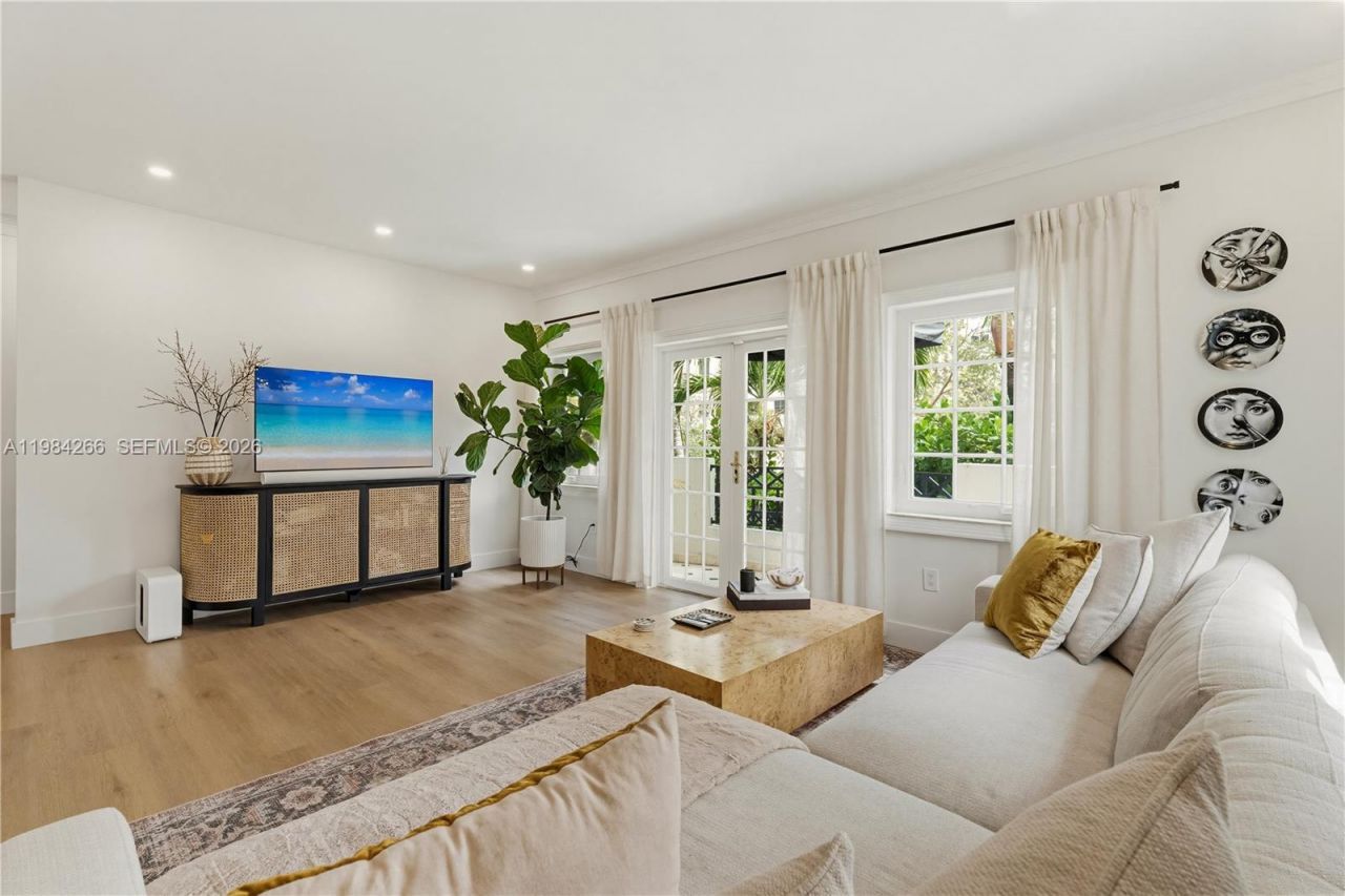 261 Navarre Ave, Unit B-1, Coral Gables, FL 33134 Photo