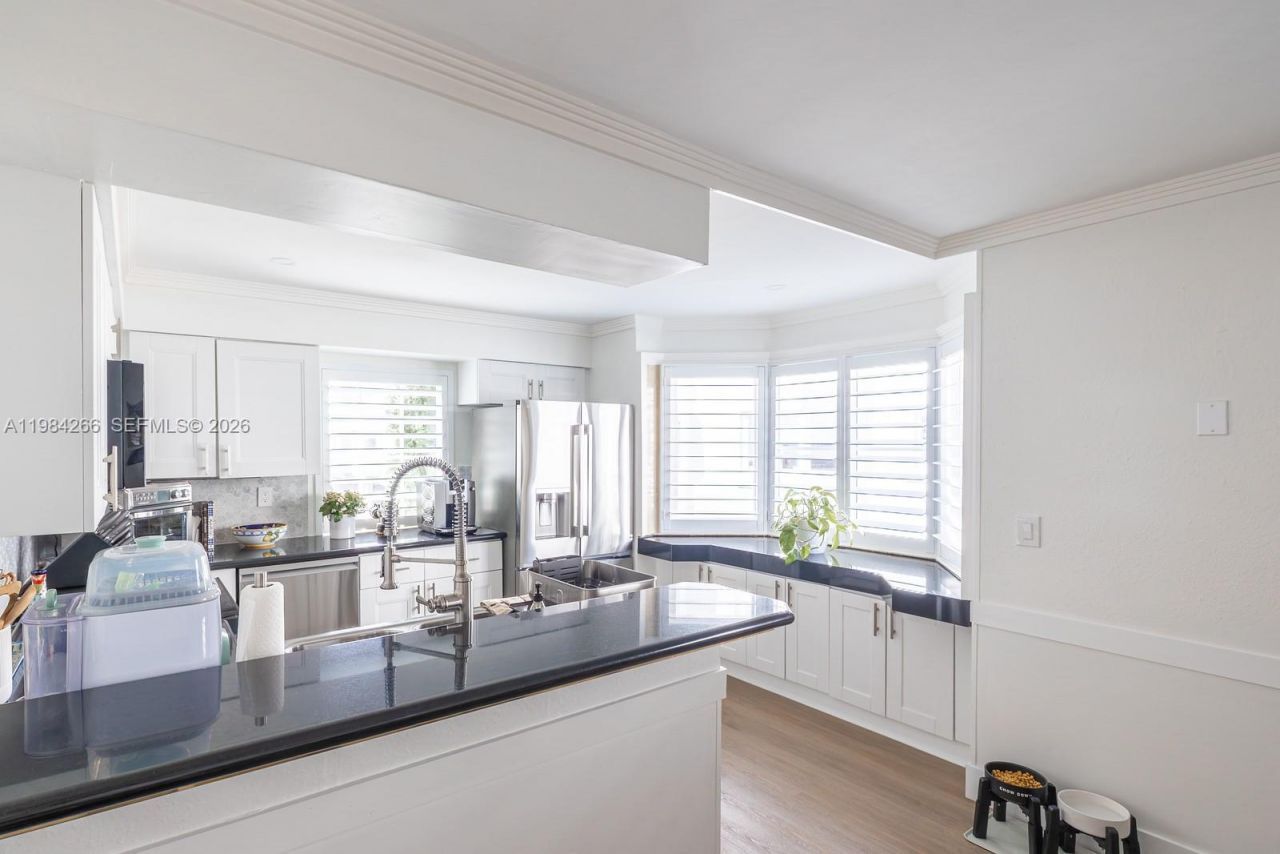 261 Navarre Ave , Unit B-1, Coral Gables, FL 33134 Photo