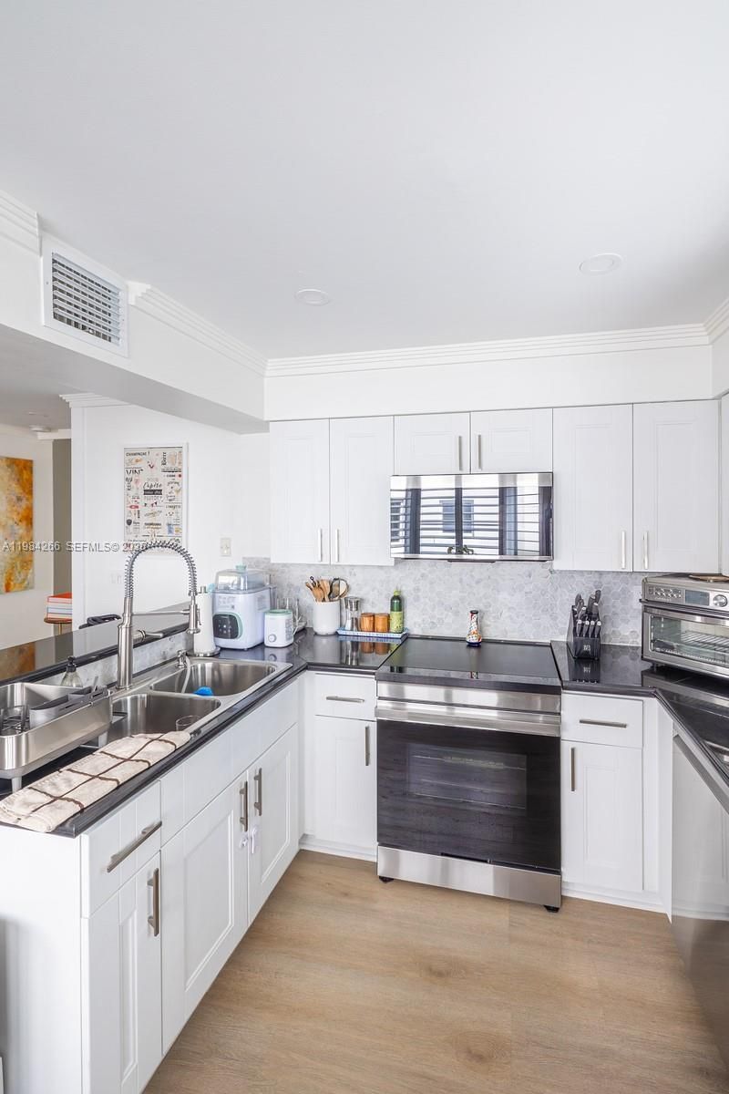 261 Navarre Ave , Unit B-1, Coral Gables, FL 33134 Photo