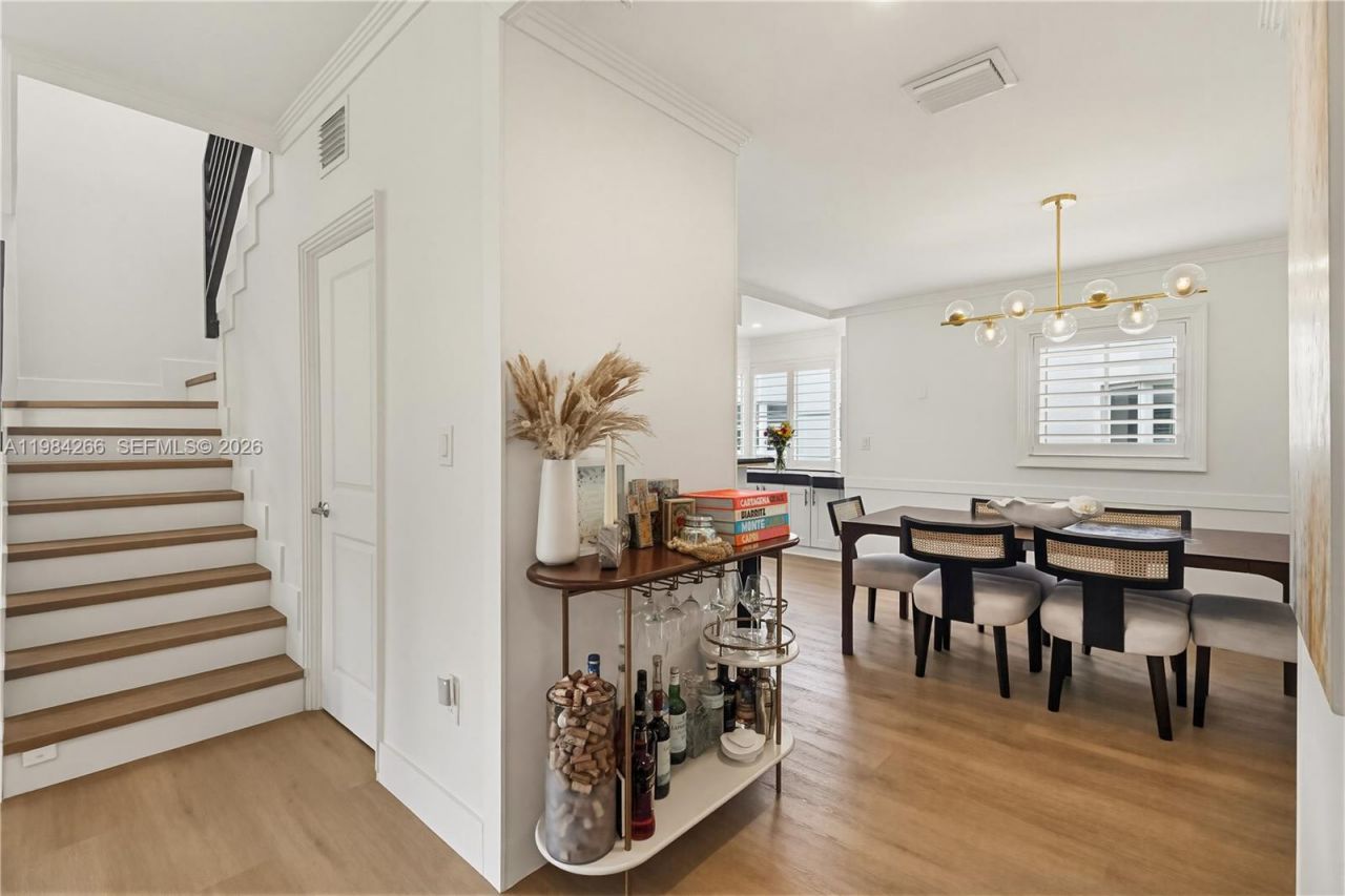 261 Navarre Ave, Unit B-1, Coral Gables, FL 33134 Photo