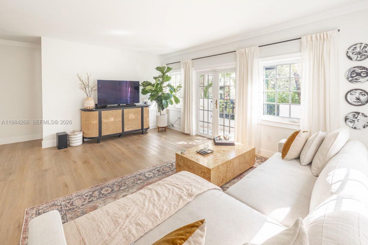 261 Navarre Ave , Unit B-1, Coral Gables, FL 33134 Photo