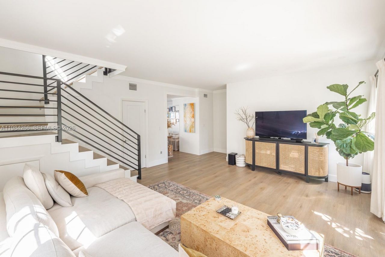 261 Navarre Ave , Unit B-1, Coral Gables, FL 33134 Photo