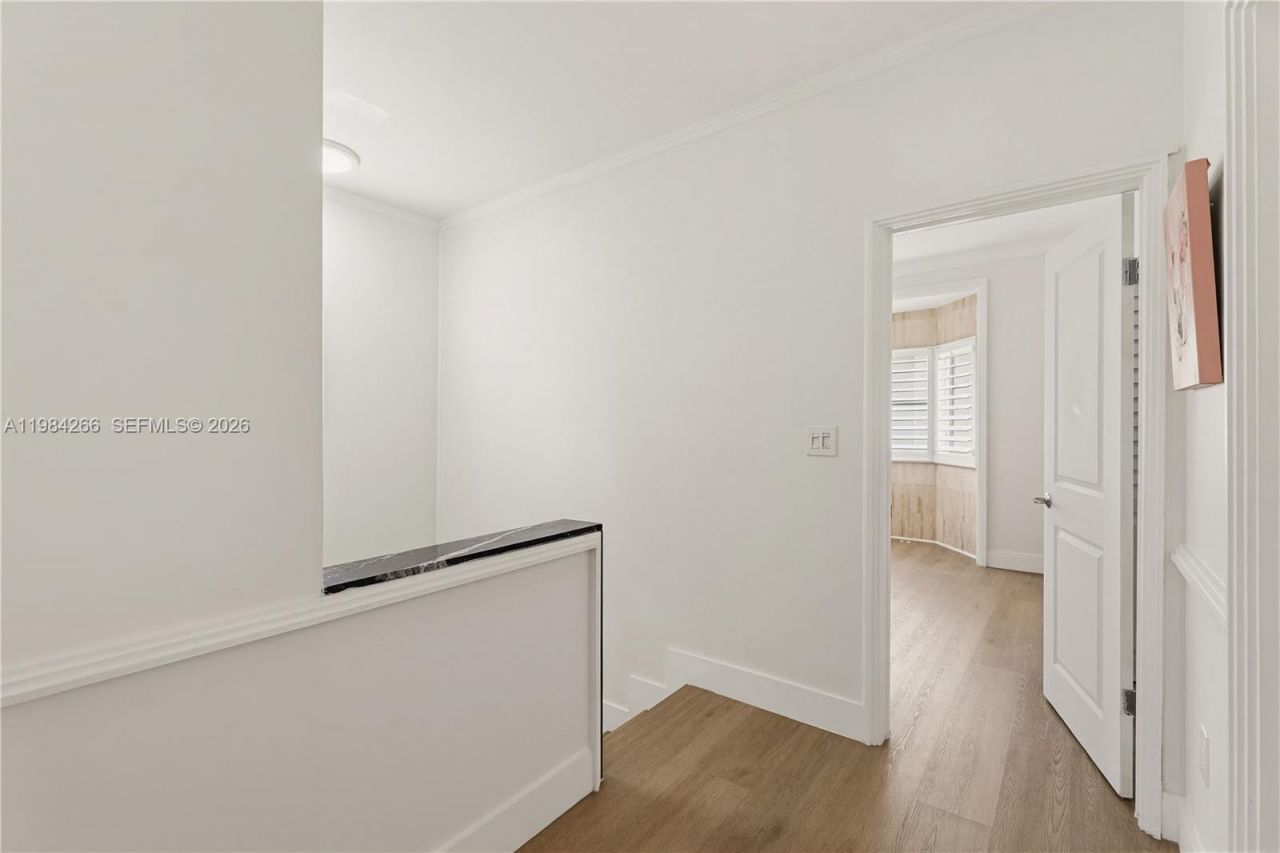 261 Navarre Ave, Unit B-1, Coral Gables, FL 33134 Photo