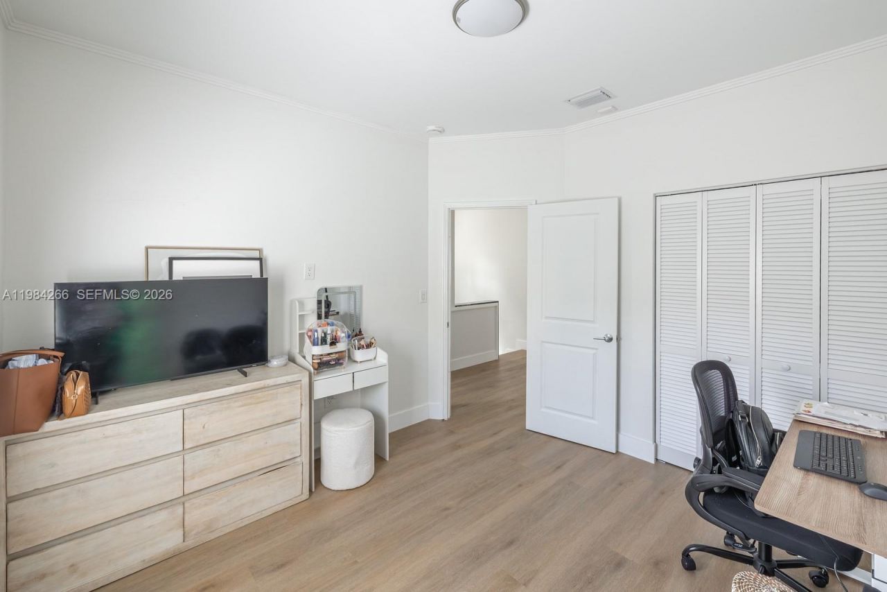 261 Navarre Ave , Unit B-1, Coral Gables, FL 33134 Photo