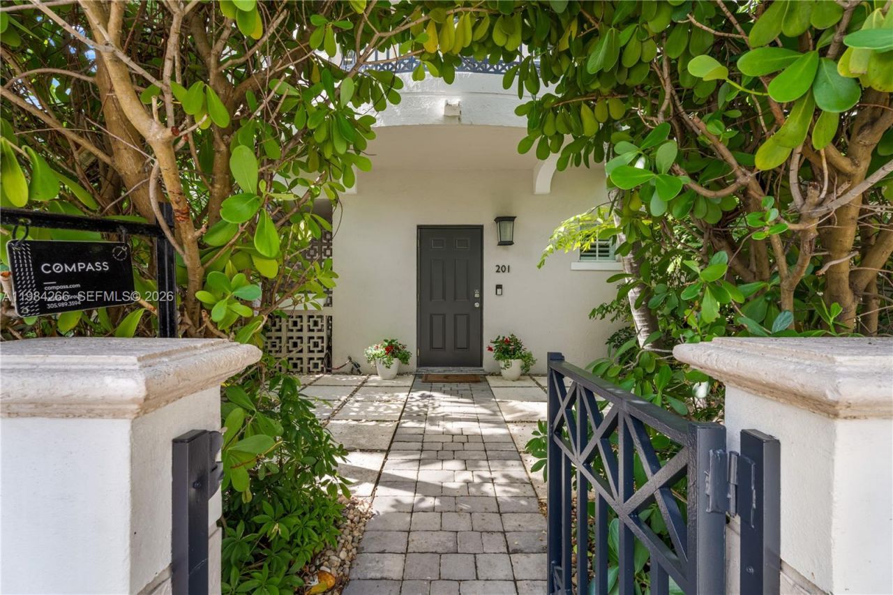 261 Navarre Ave, Unit B-1, Coral Gables, FL 33134 Photo