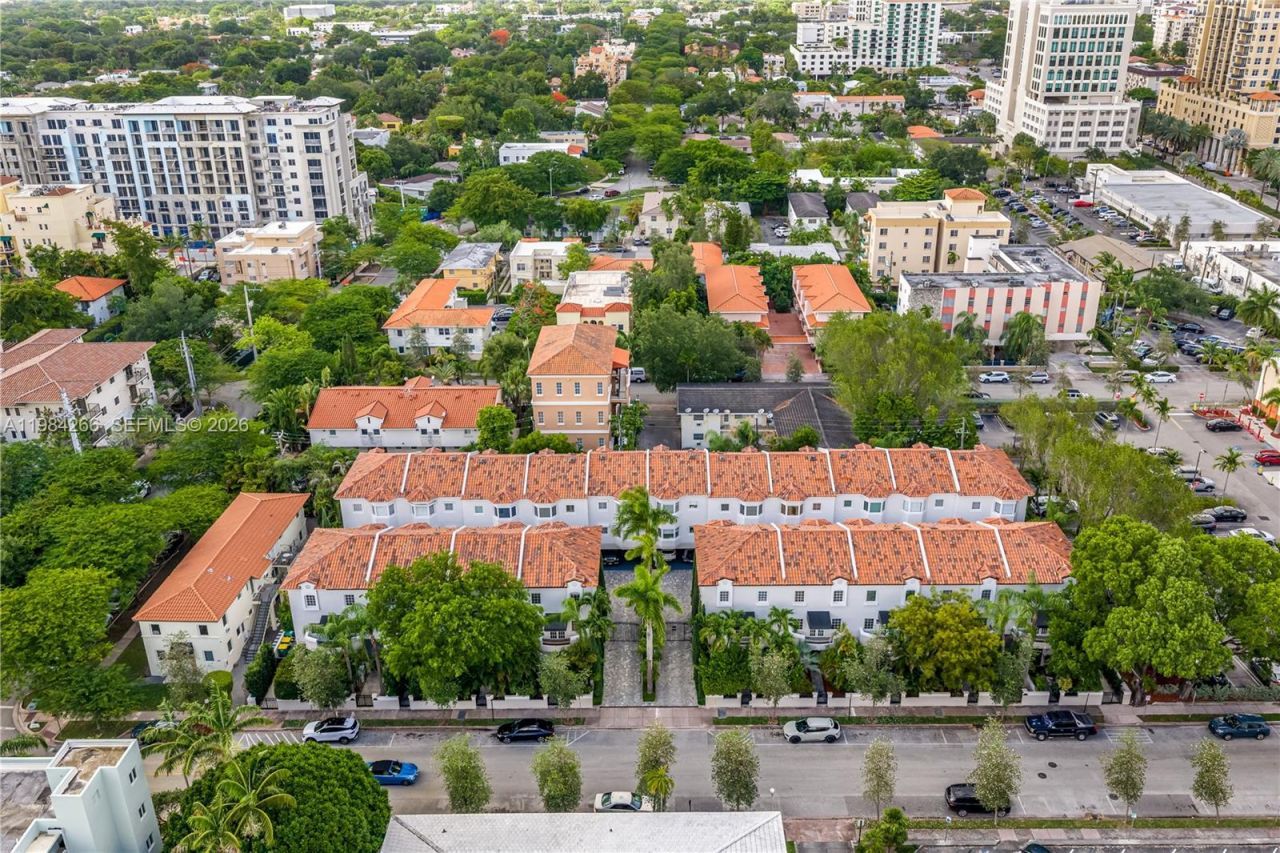 261 Navarre Ave, Unit B-1, Coral Gables, FL 33134 Photo