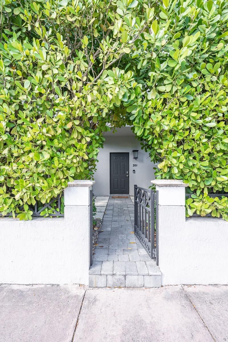 261 Navarre Ave , Unit B-1, Coral Gables, FL 33134 Photo