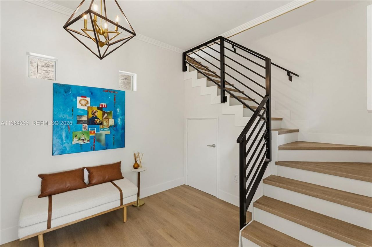 261 Navarre Ave, Unit B-1, Coral Gables, FL 33134 Photo
