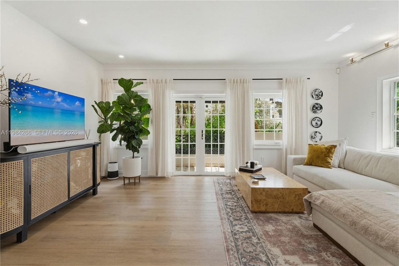 261 Navarre Ave, Unit B-1, Coral Gables, FL 33134 Photo