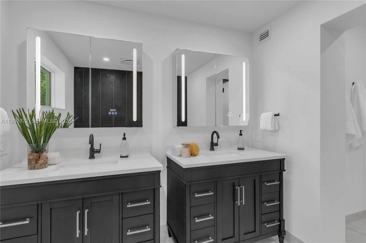 1222 Cortez St, Coral Gables, FL 33134 Photo