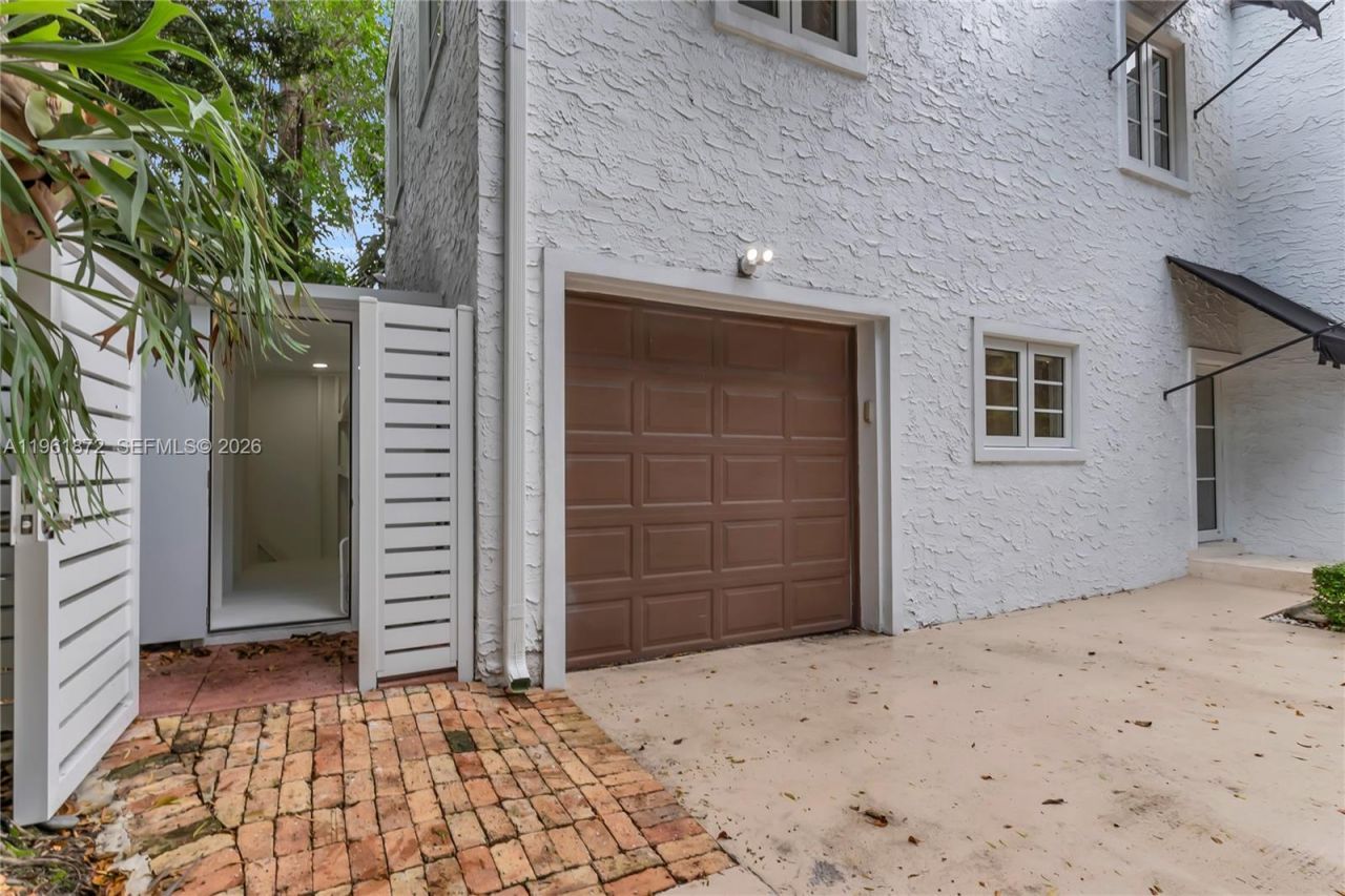 1222 Cortez St, Coral Gables, FL 33134 Photo