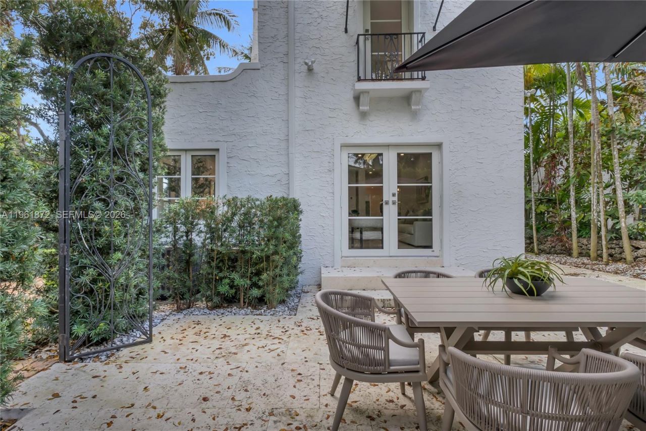 1222 Cortez St, Coral Gables, FL 33134 Photo