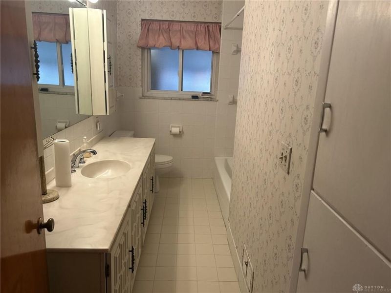 1912 Echo Wood Court, Kettering, OH 45429 Photo 6