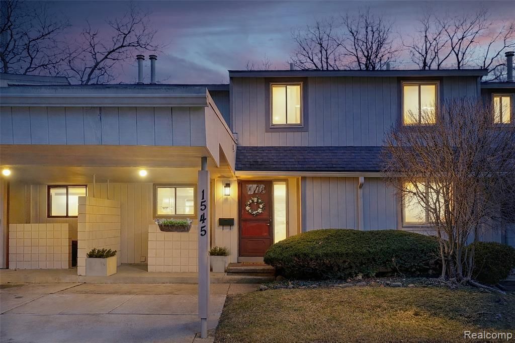 1545 Charter Oak Drive, Rochester Hills, MI 48309 Main Photo